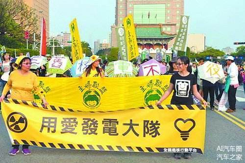 日耗电超50万度，大模型“吃电”夸张，未来可能带来“电荒”！AI巨头股价巨震，引发市场关注，低回撤+高增长TMT潜力股出炉