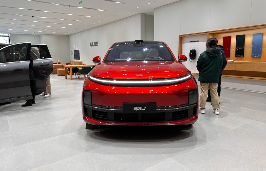 见证历史！买燃油车真成了少数派，周鸿�t“艰难决定”！又有车企打响“价格战”