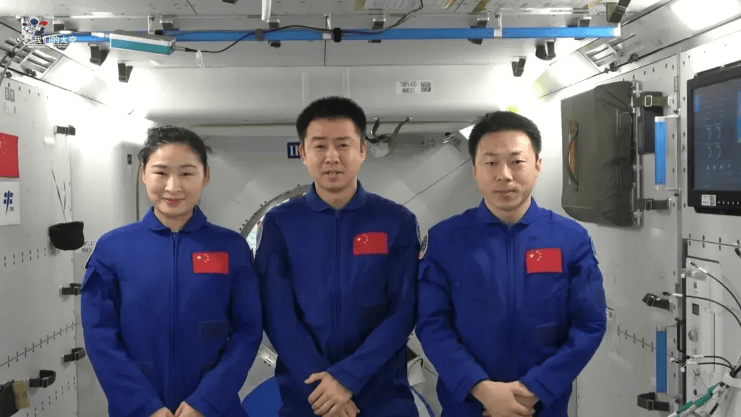 九霄逐梦再问天——记神舟十八号航天员