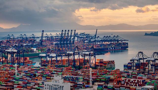 中远海发： 2024年以来，受集运市场新运力交付、红海局势持续等影响，集装箱市场整体需求回暖
