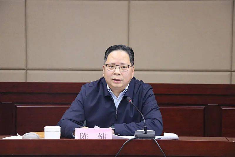 斯举行关于最终确定2025年预算的初步讨论