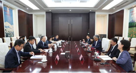 金融监管总局局长李云泽会见史带集团董事长杰弗里・W・格林伯格