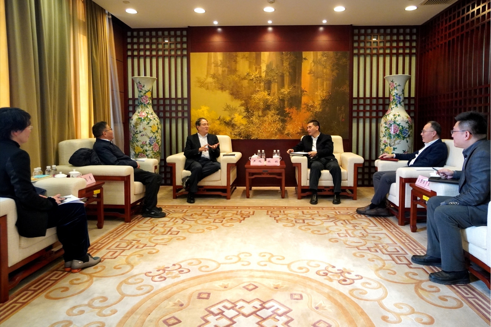 证监会主席吴清：民营科技企业要积极利用资本市场转型升级、做优做强