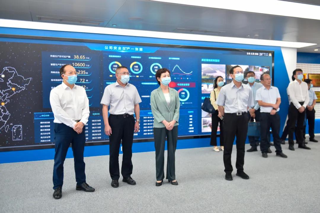 金奥博：公司产品出口包括生产线装备、化工原材料、民爆器材和爆破综合服务等业务