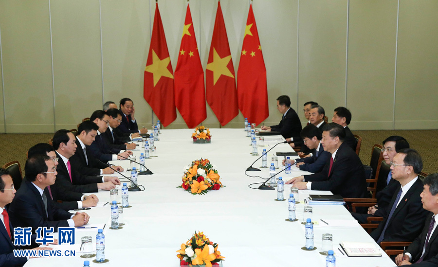 习近平会见国际工商界代表
