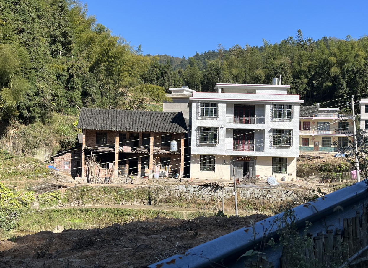 浙江：不得变相给回乡退休干部等非农村集体经济组织成员分配宅基地建房