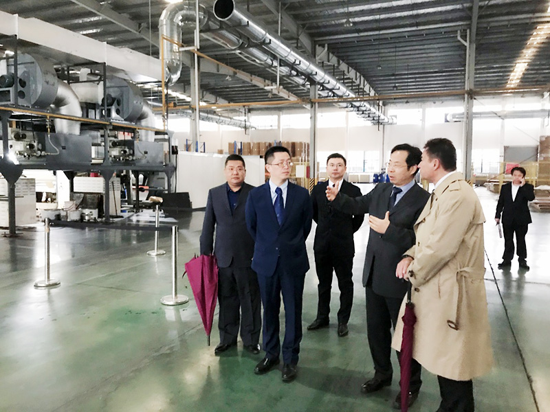 新安洁等在湖北成立新材料科技公司