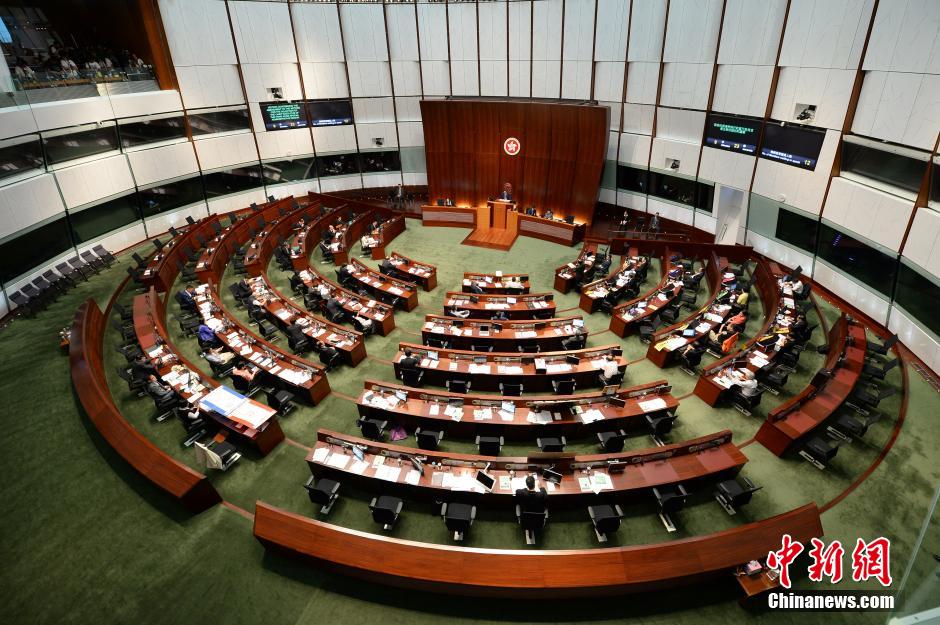 立法会通过新财年63.5亿文元预算