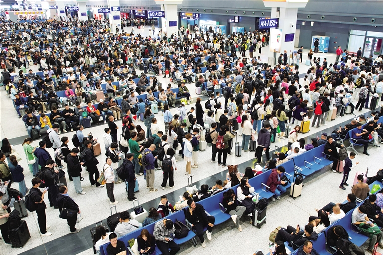 5月1日全国铁路发送旅客2311.9万人次 创历史新高