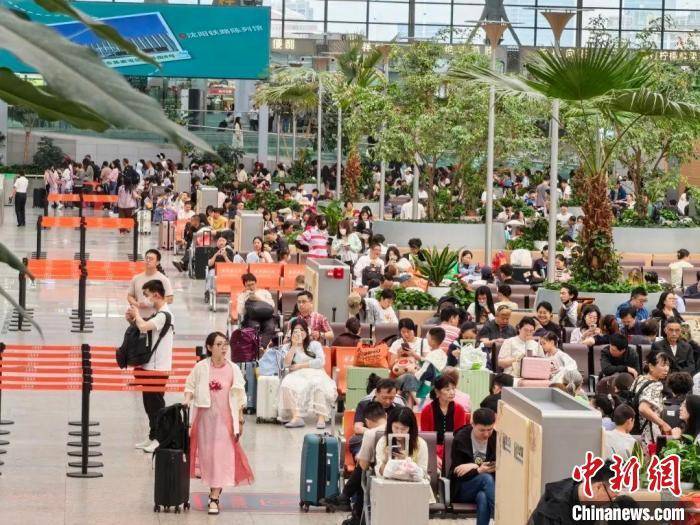 5月3日北京局集团公司共计发送旅客143.1万人次