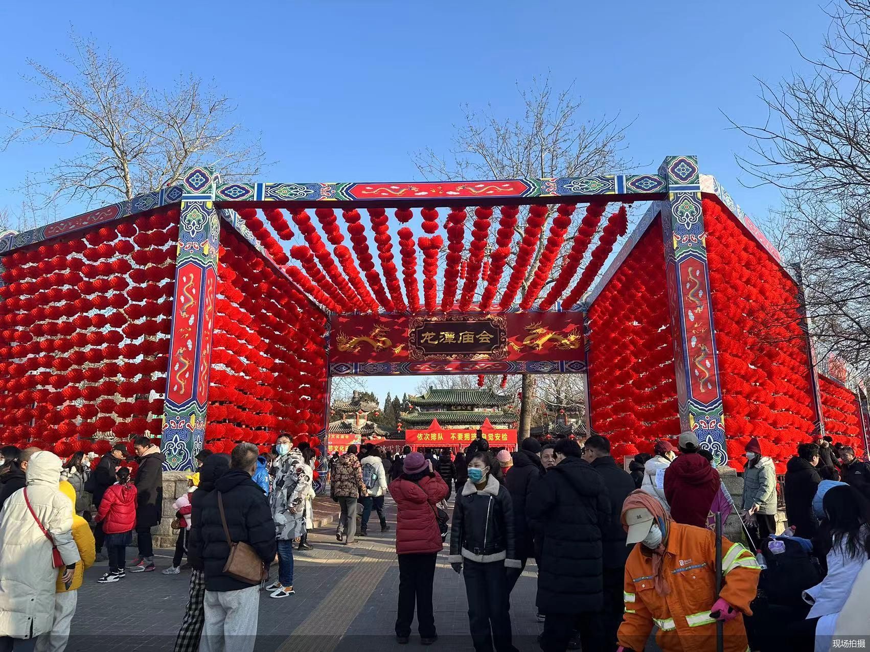 九华旅游：一季度预计接待游客305万人次同比增长19.6%