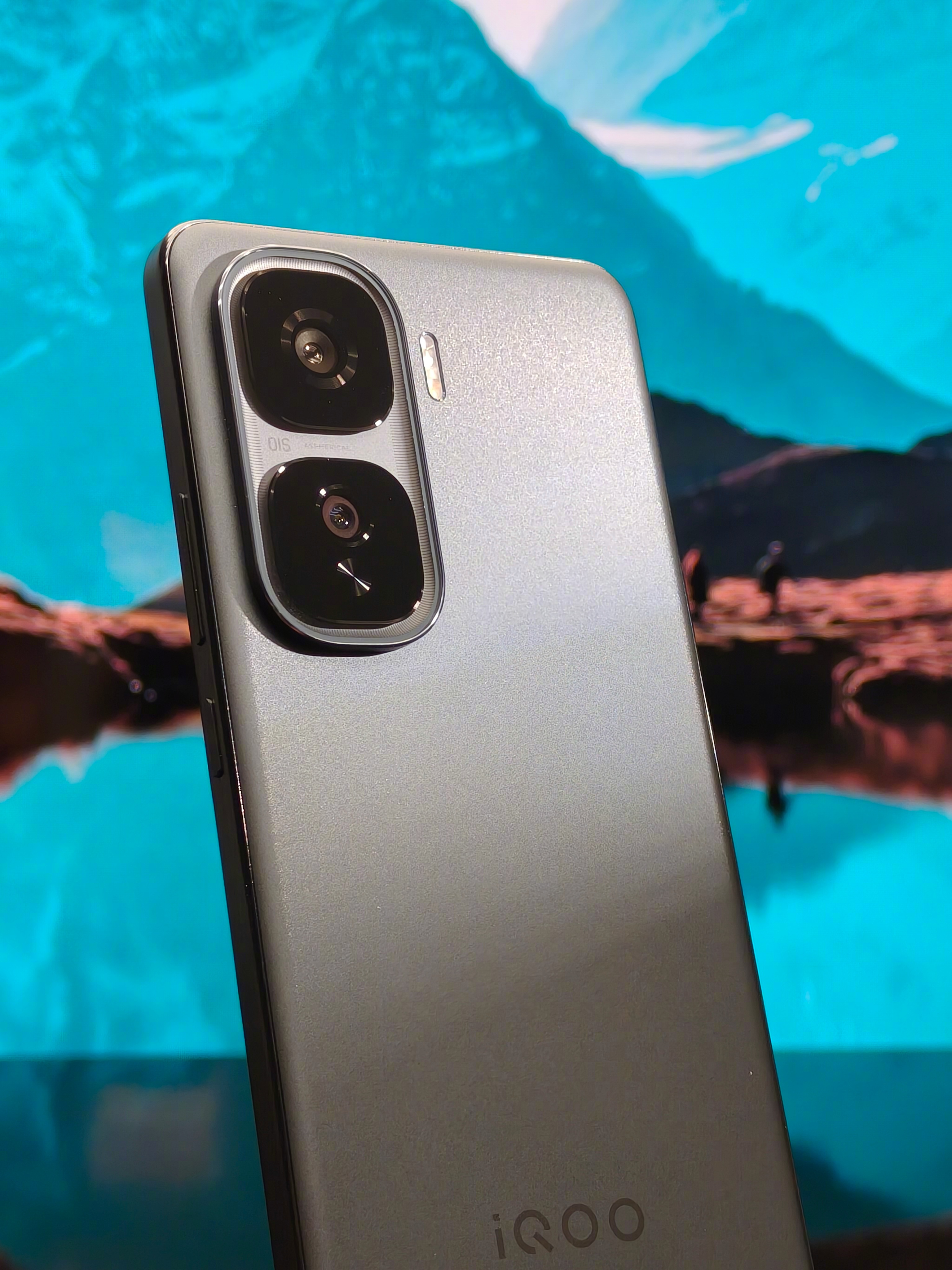 iQOO：2K屏骁龙双芯旗舰 Neo10 Pro+发布