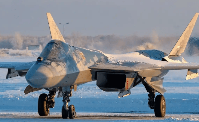 俄乌，突发！俄罗斯西伯利亚地区军事基地首次遭袭！普京与特朗普会晤，最新消息！