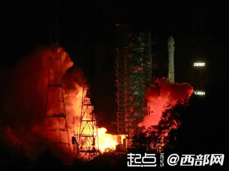 天问二号探测器在轨状态如何？圆形柔性太阳翼展开图片来了