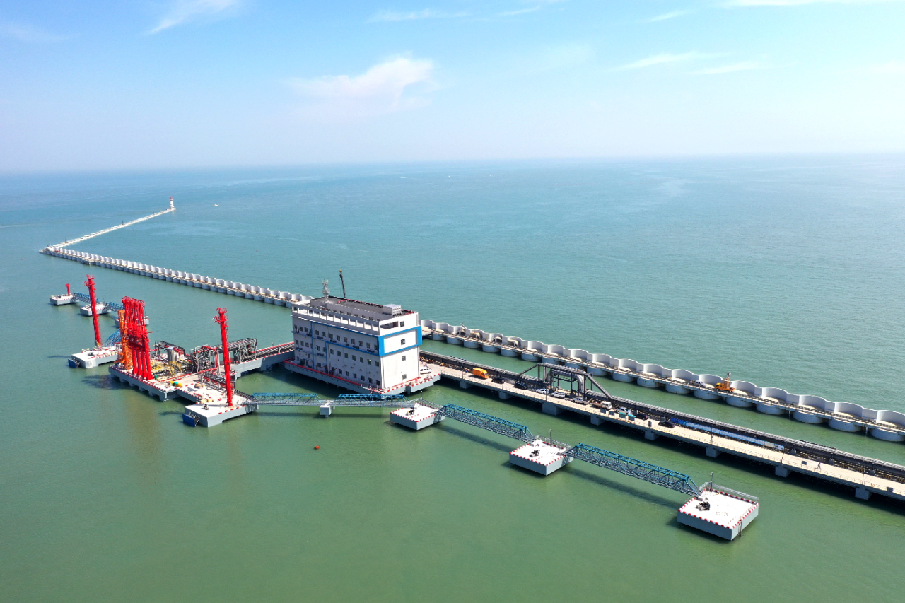 连云港：公司主营业务为港口码头装卸、堆存业务