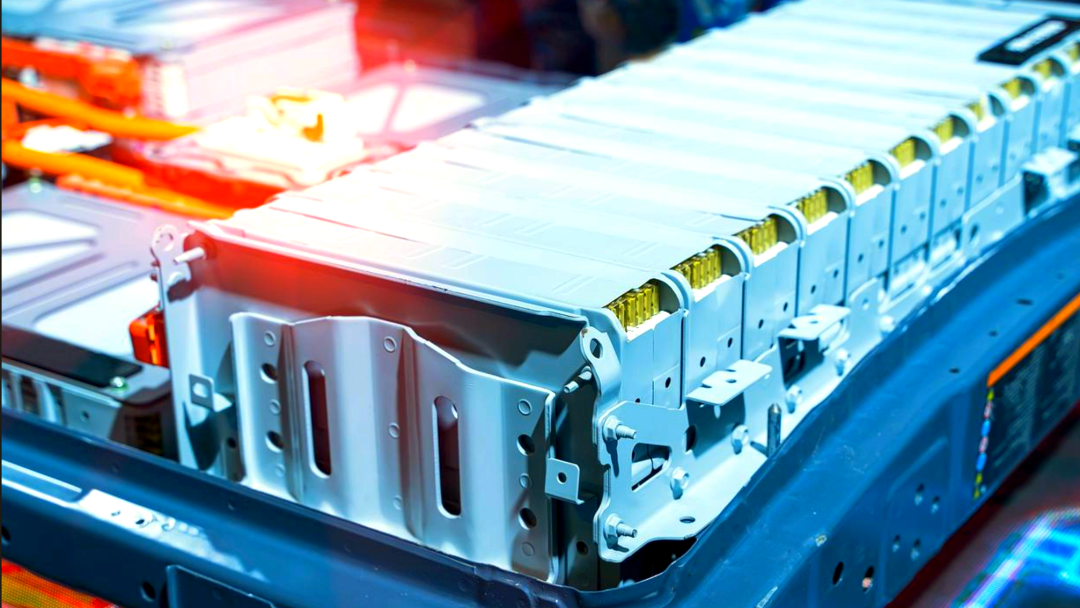 三连板金鹰股份：公司未涉及固态电池业务