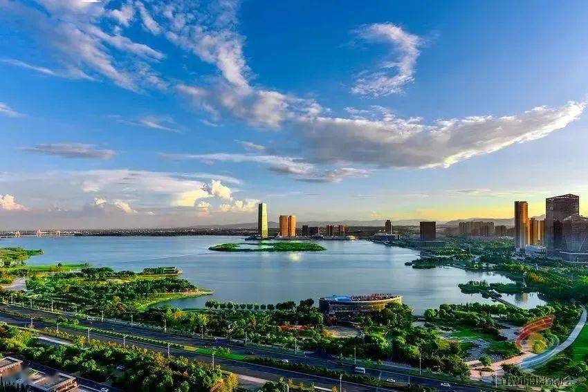 人民银行上海市分行等九部门：稳步扩大绿色贷款和转型贷款规模