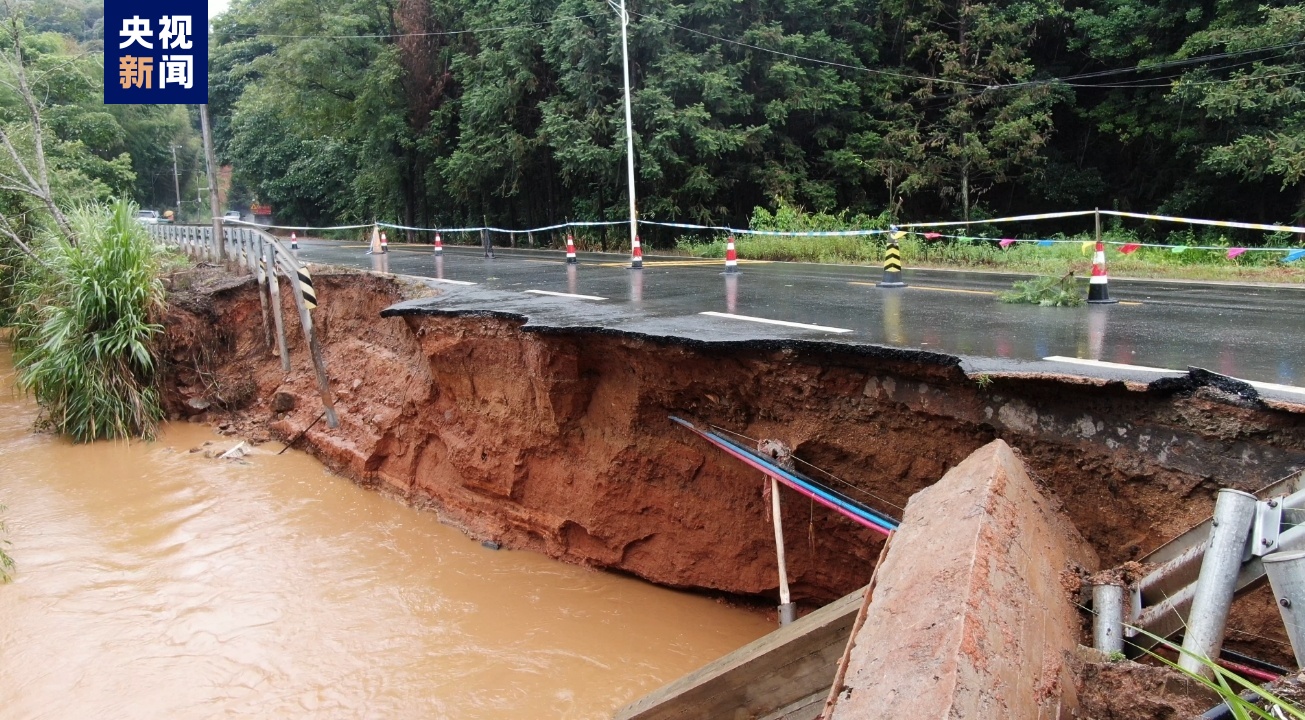 列车停运、近万人紧急疏散、部分地区停课、深圳全市进入暴雨防御状态……华南将进入台风雨最强时段