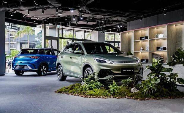 共话崛起，同绘蓝图――“看?中国汽车崛起之路”主题论坛在2025香港车博会期间举办