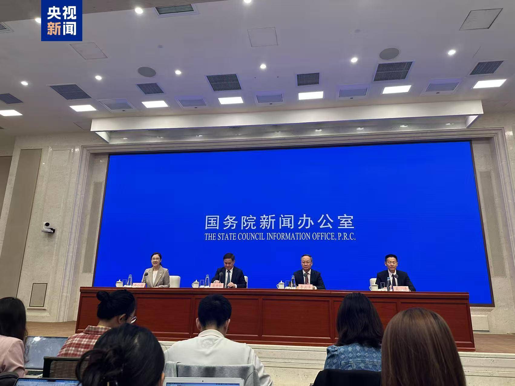 金融监管总局局长李云泽：创新成果加速涌现 科技金融蓝海宽广