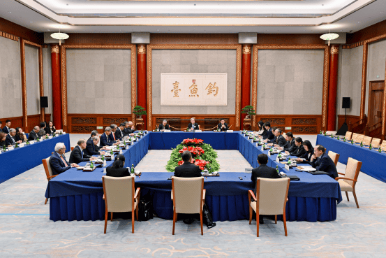 金融监管总局局长李云泽：创新成果加速涌现 科技金融蓝海宽广