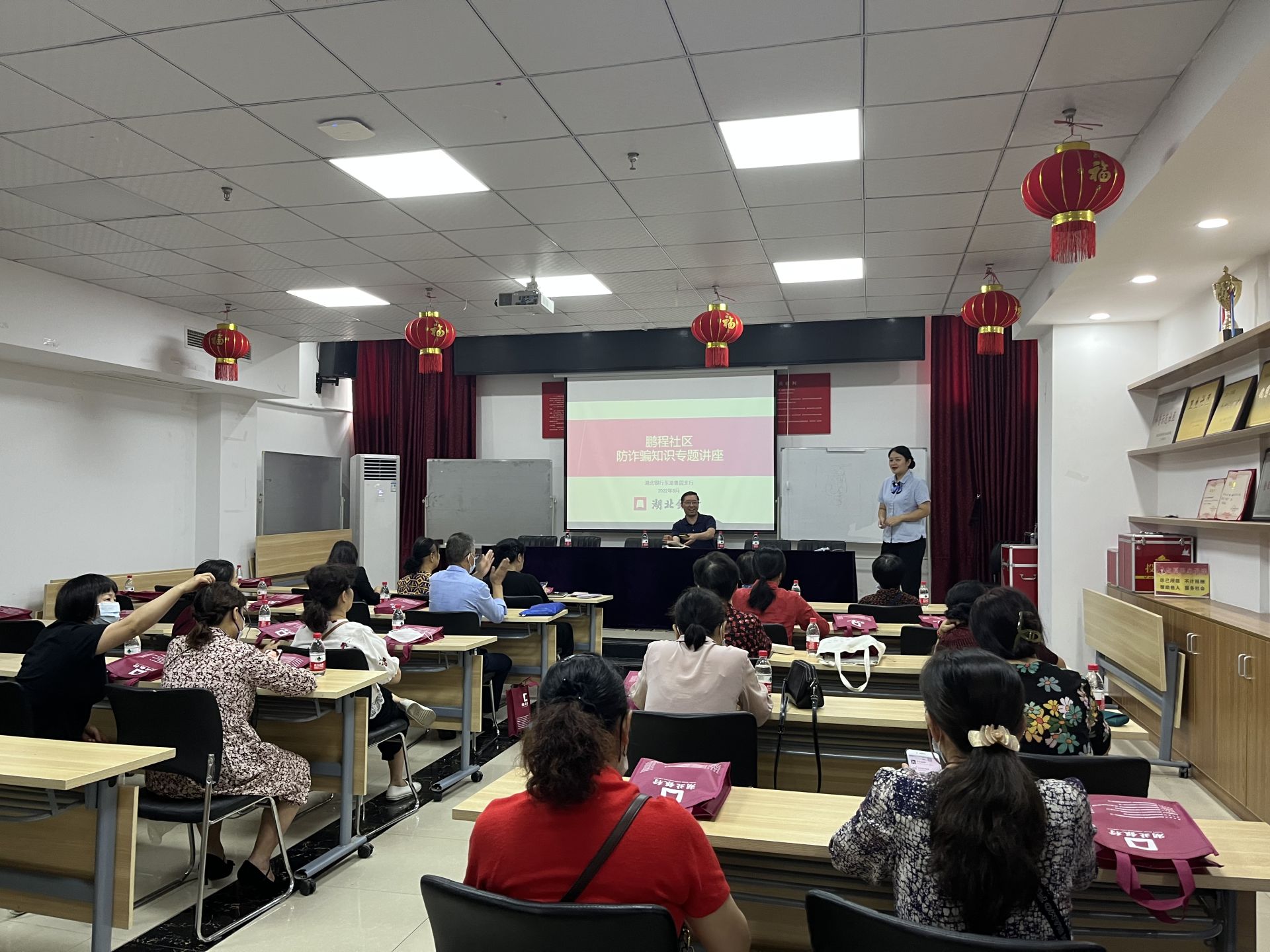 重阳问答�蛉绾谓舛撩懒�储6月议息会议