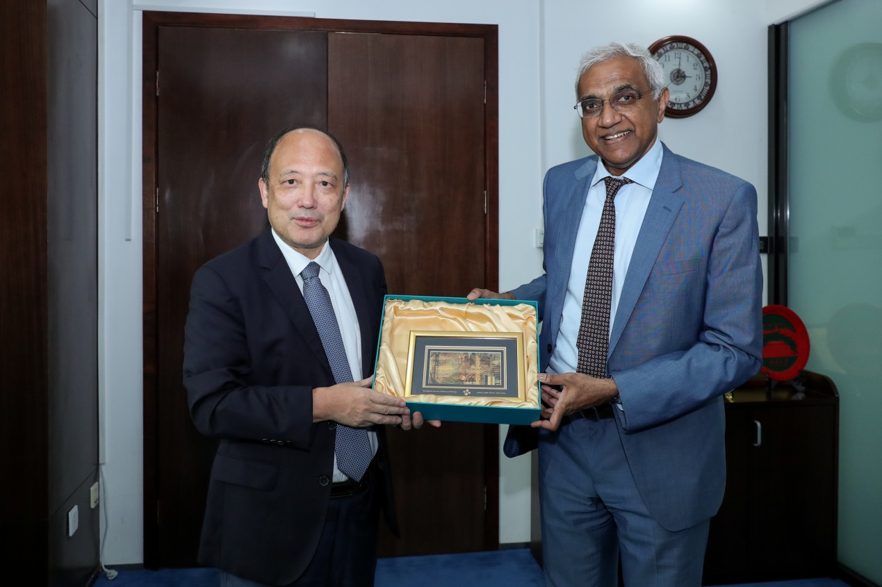 宁波东方理工大学一年学费9.6万元！陈十一院士任校长，所有专业采用中英文双语教学