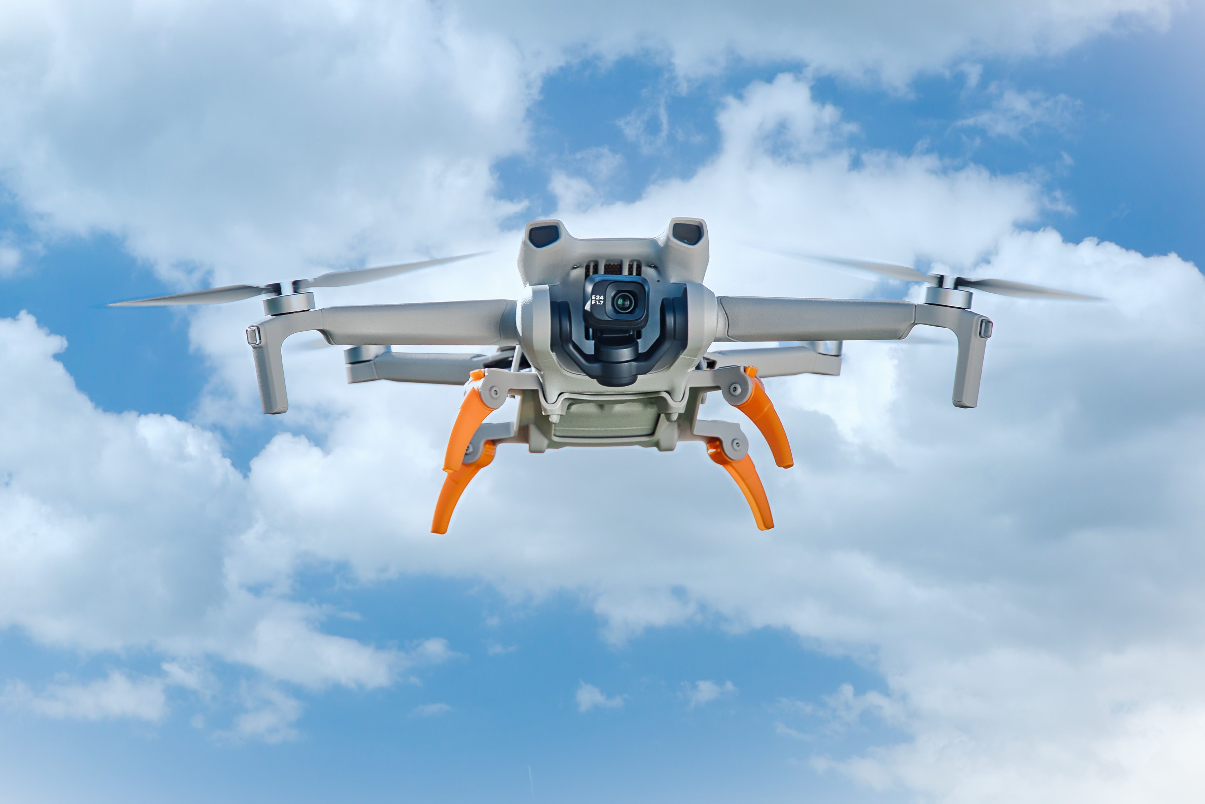 低空经济加速走进日常生活