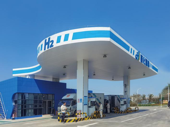 嘉化能源(600273.SH)：已回购1.04%股份