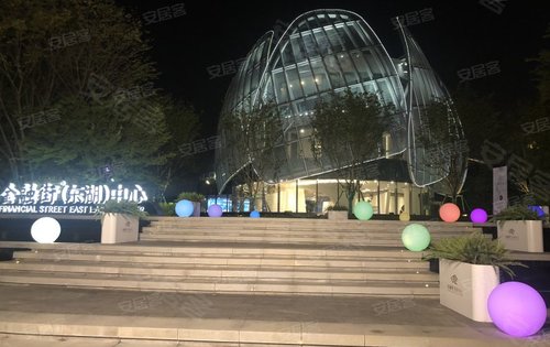 金融街高级餐厅笑迎平民客