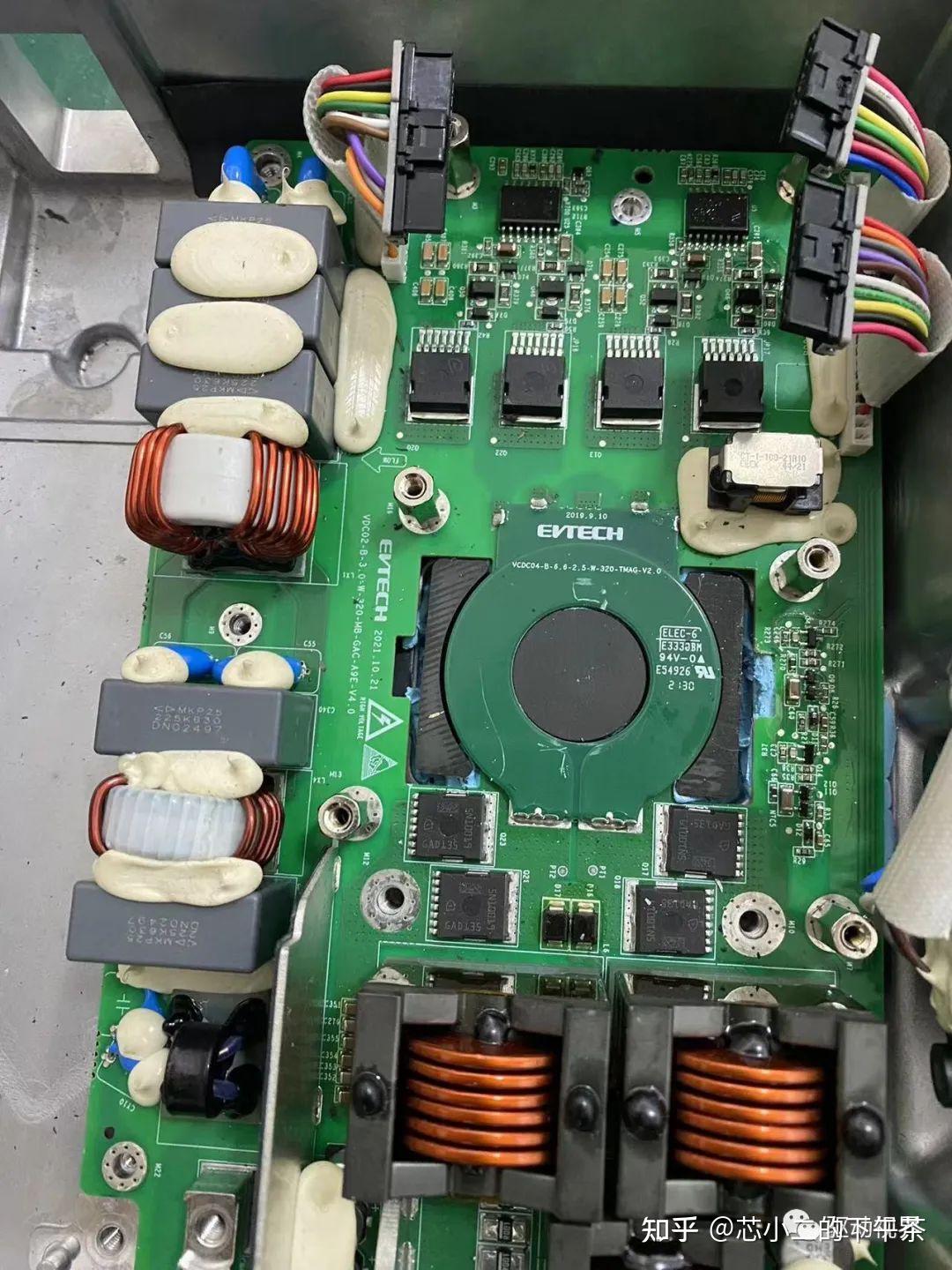 唯捷创芯获得发明专利授权:“自适应斜坡补偿的峰值电流控制电路、方法及DC-DC变换器”