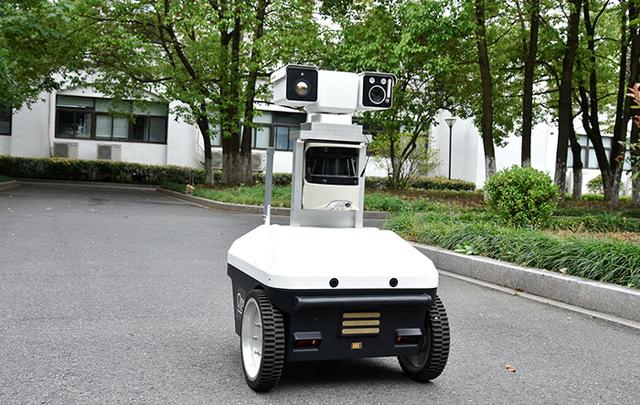 井松智能获得发明专利授权：“一种非道路场景下的移动机器人可通行区域生成方法”