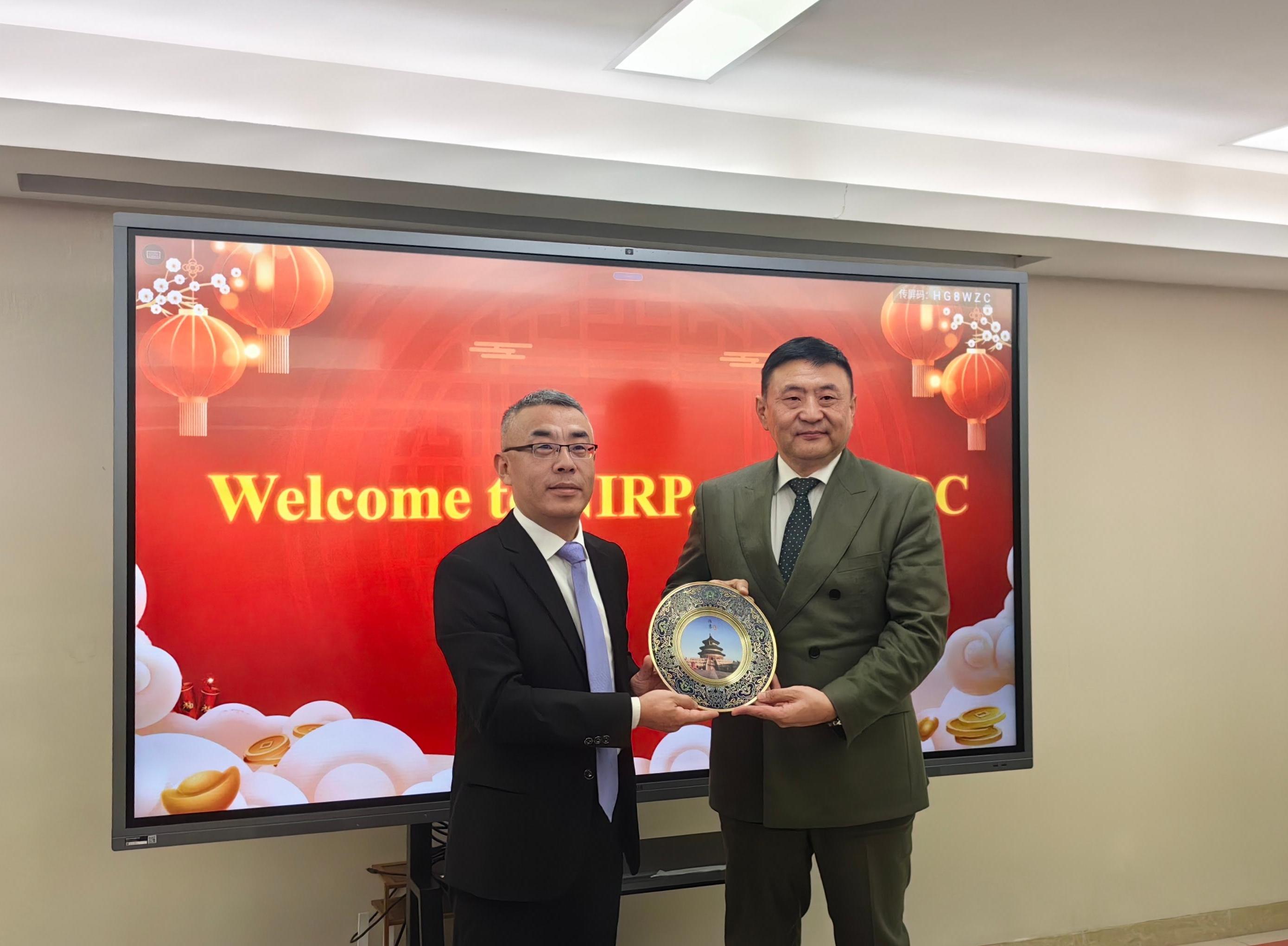 吕瑞浩公参同非盟委员会工矿司高级顾问图恩德进行工作交流