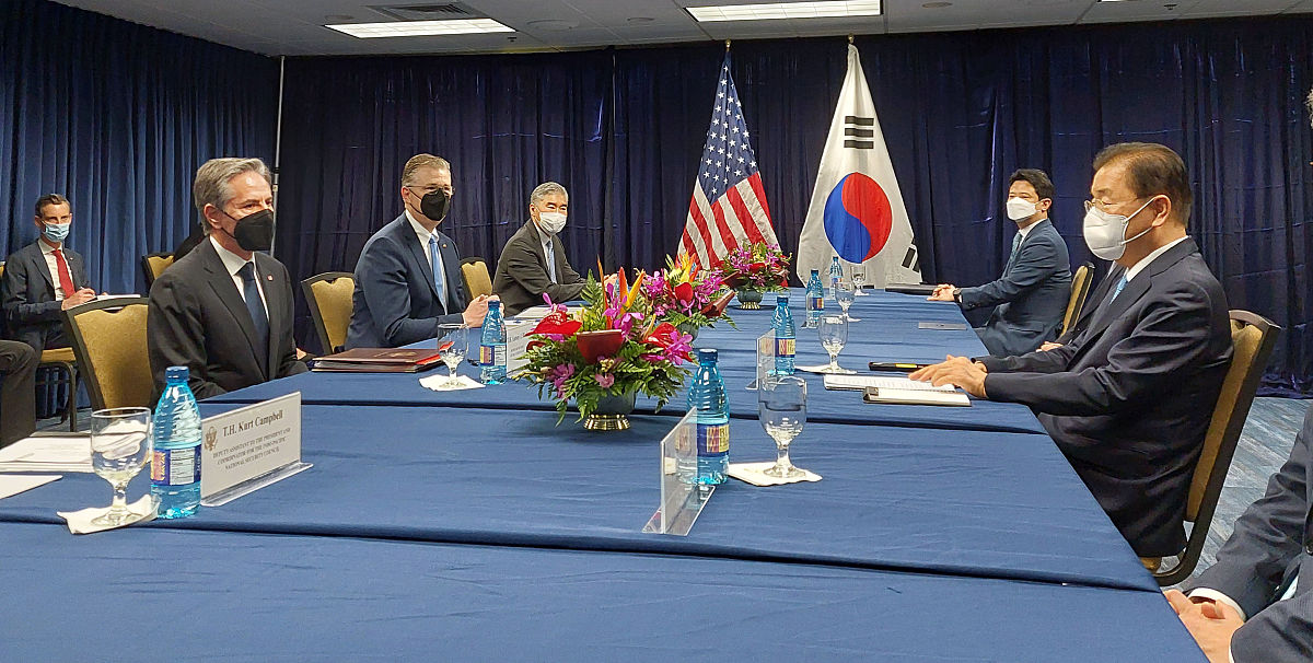 利比里亚总统博阿凯呼吁美国加大矿产投资