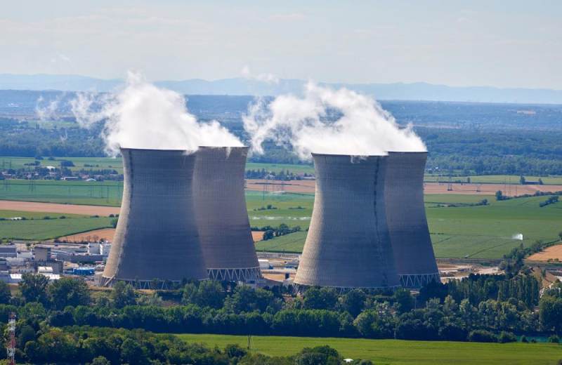 核聚变建设热 带火高温超导