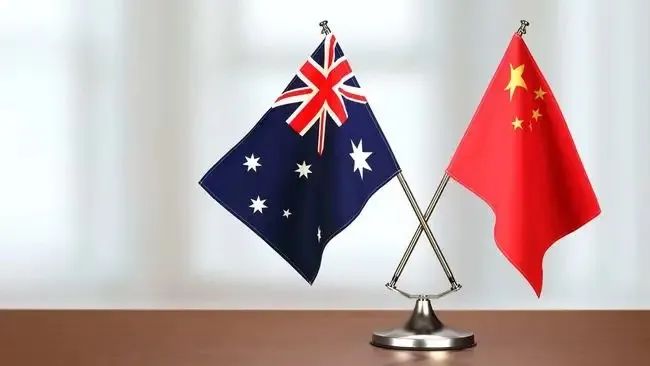 李强同澳大利亚总理阿尔巴尼斯共同出席第八届中澳工商界首席执行官圆桌会