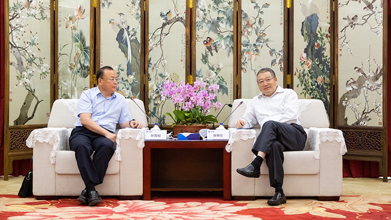 国机集团董事长张晓仑会见重庆市副市长郑向东一行