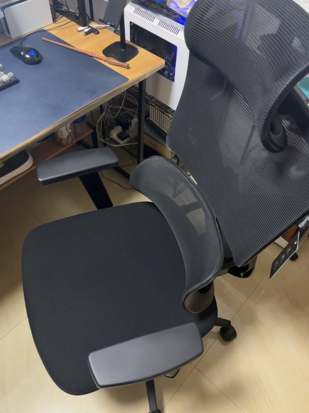 黑白调以创新推动人体工学椅行业新变革​