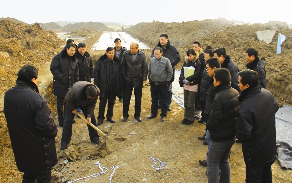 中国工商银行行长刘�B会见瑞银集团首席执行官安思杰