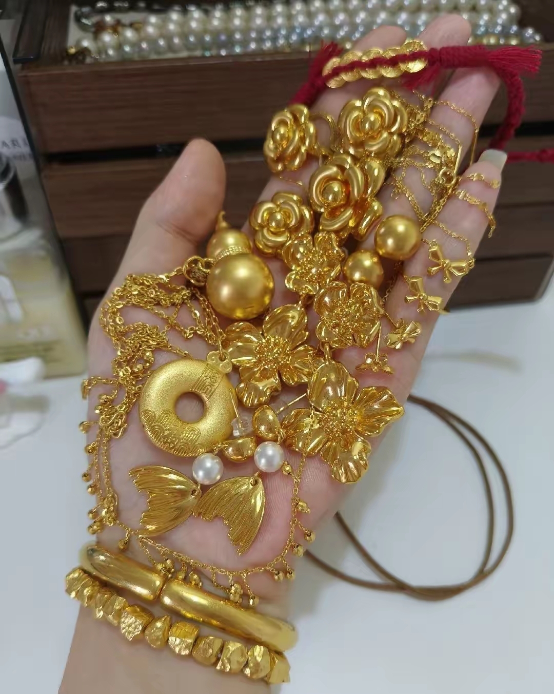 高金价致“门店客流减少”，中国黄金净利创八年新低