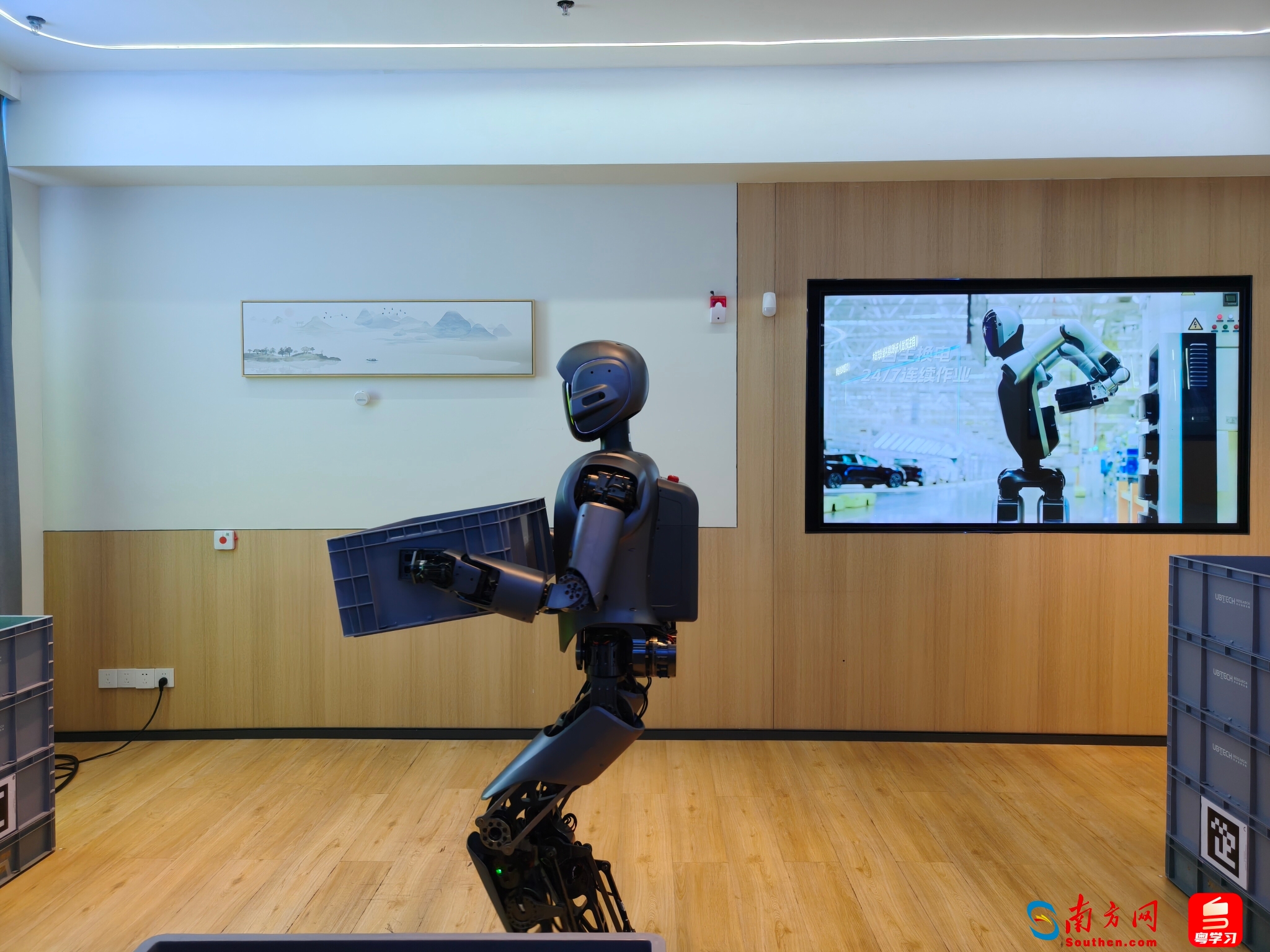 实探湖北人形机器人公共训练平台: 百台机器人“打工” 规模化采集打造数据基座