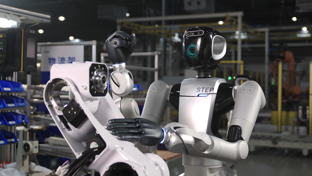 新时达：发布行业首款为工业而生的具身智能机器人SYNDA R1