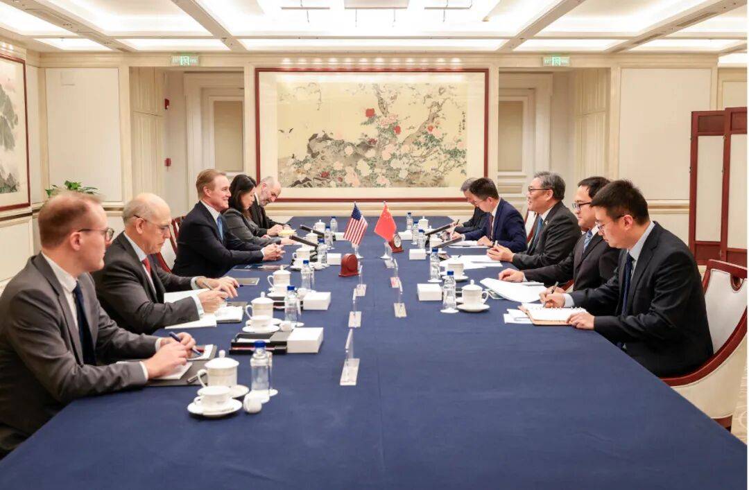 商务部部长王文涛与澳大利亚贸易部长法瑞尔、农业部长柯林斯通话