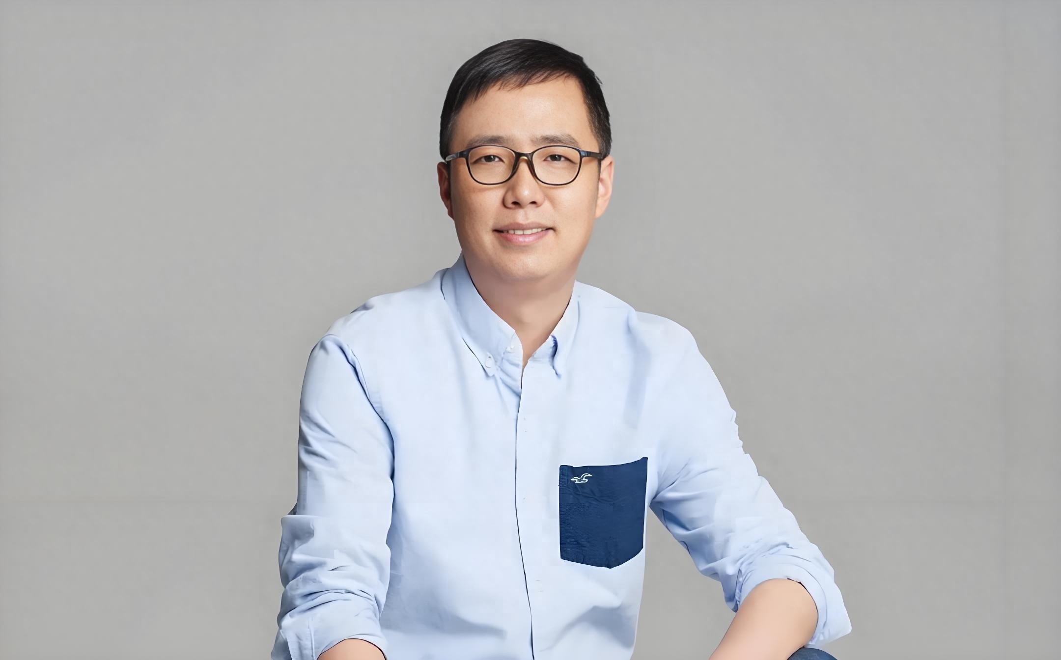 良品铺子预计去年亏超1.2亿元亏损扩大,63岁董事长程虹上任首年业绩不佳,职工人均薪酬11.7万元