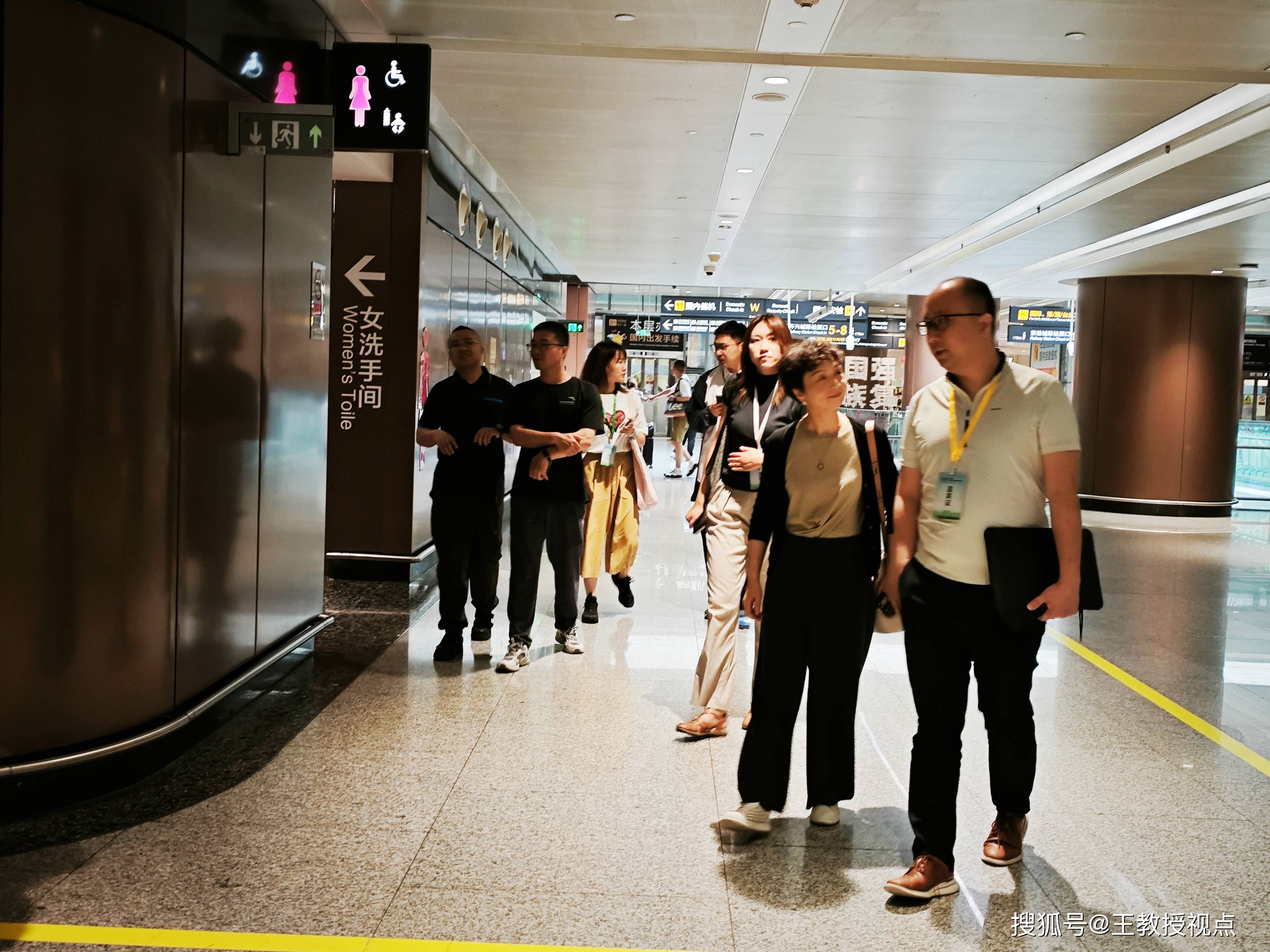 波哥大地铁一号线第四列列车运抵首都