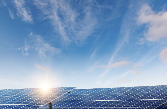 晶科能源去年亏超59亿:董事长李仙德曾畅想月球建厂,总经理陈康平上年薪酬439万,职工人均薪酬25万