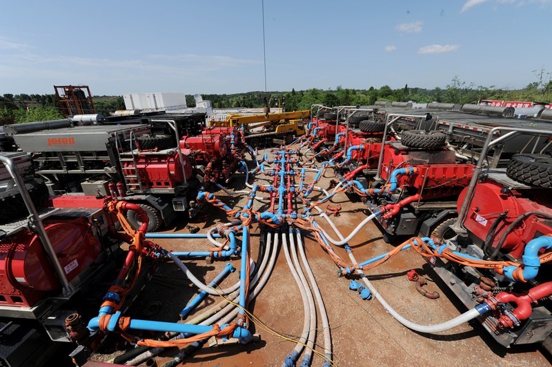 中国石油自主创新破解开发难题——非常规油气拿稳增产“接力棒”