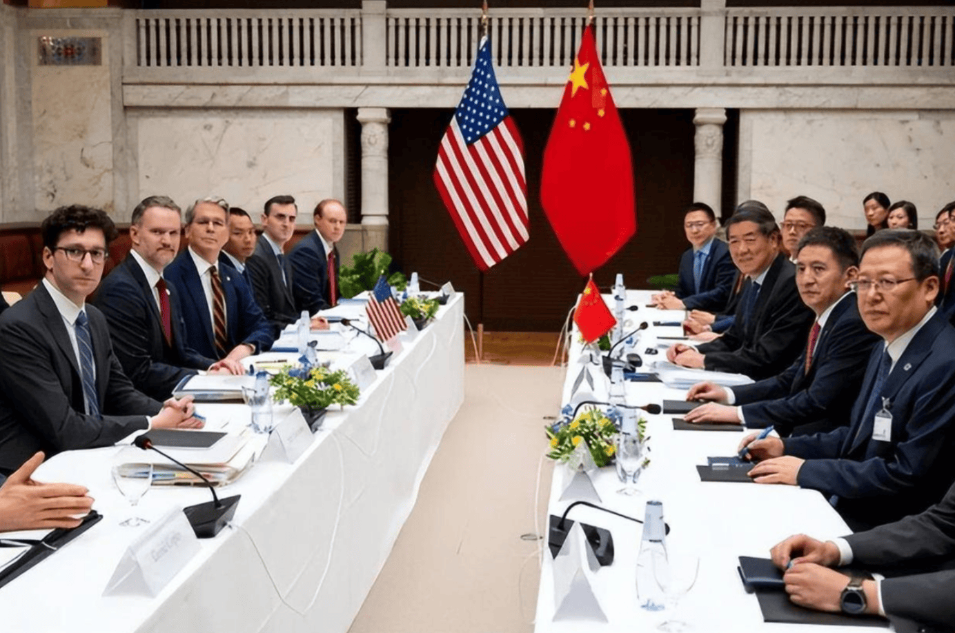 商务部国际贸易谈判代表兼副部长李成钢出席达沃斯世贸组织小型部长级会议