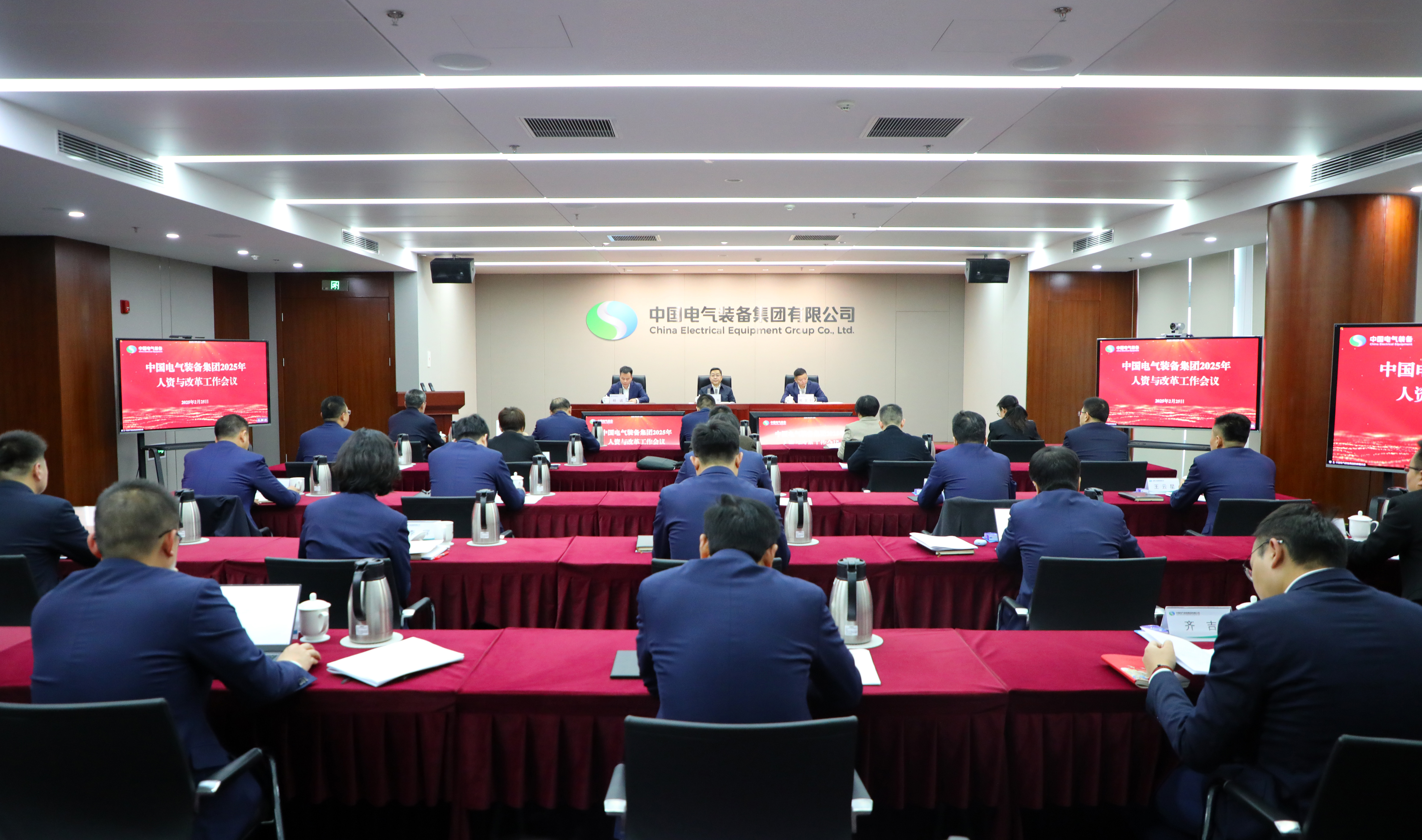 今日看点｜人社部将举行新闻发布会，介绍2025年人力资源和社会保障工作进展情况