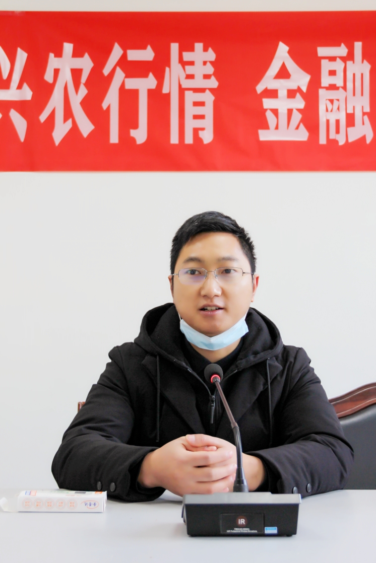 10月末社会融资规模存量同比增长8.5%;常熟银行行长包剑辞职 | 金融早参